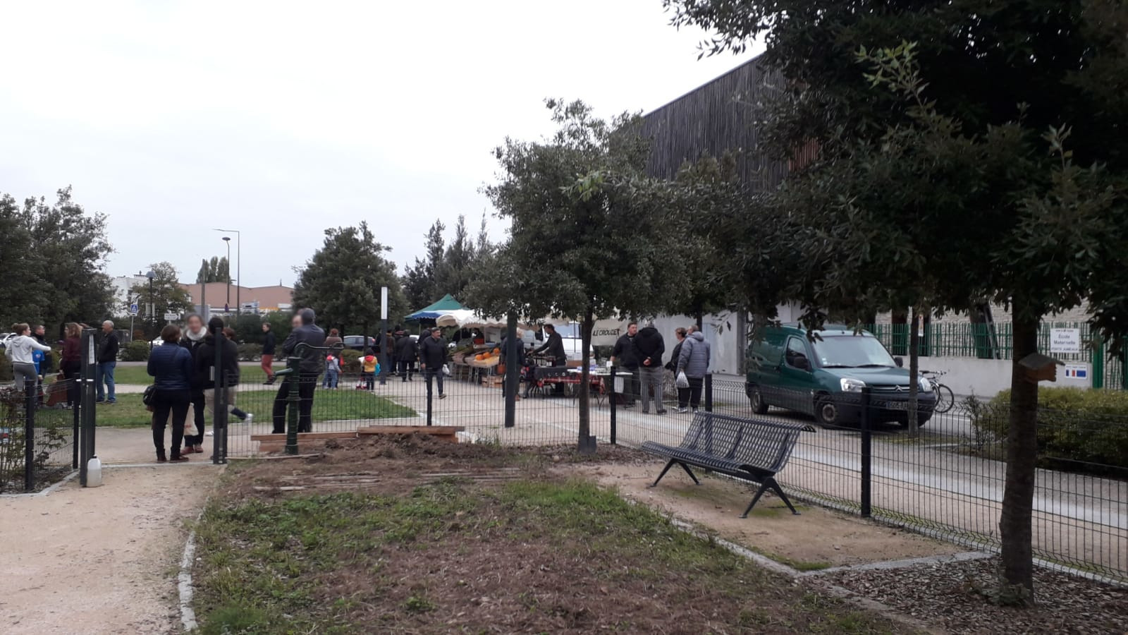 marché des ponts jumeaux