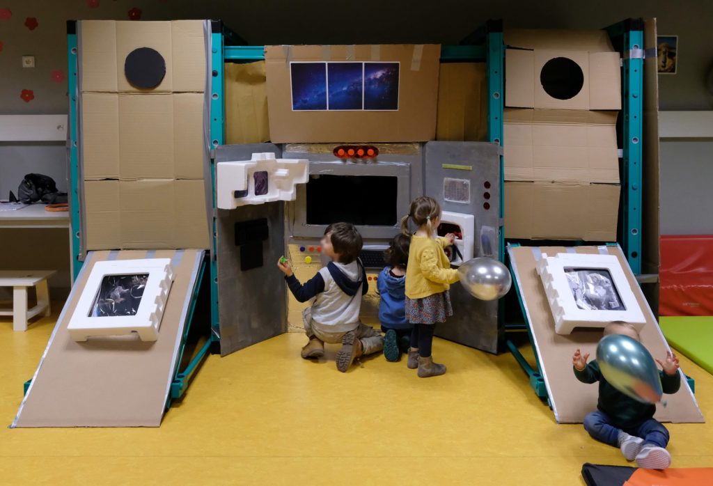jeu fusée en carton