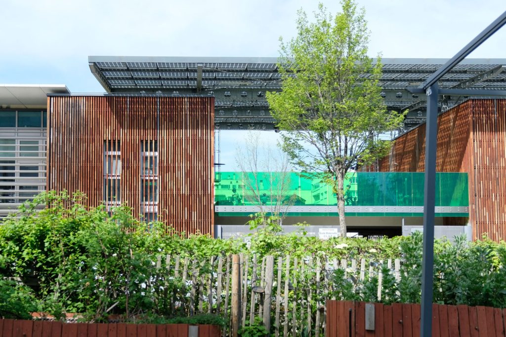 entrée école depuis jardin